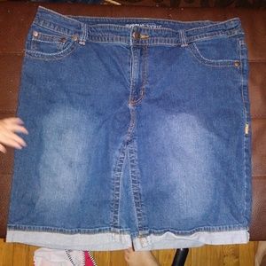 Avenue size 16 shorts